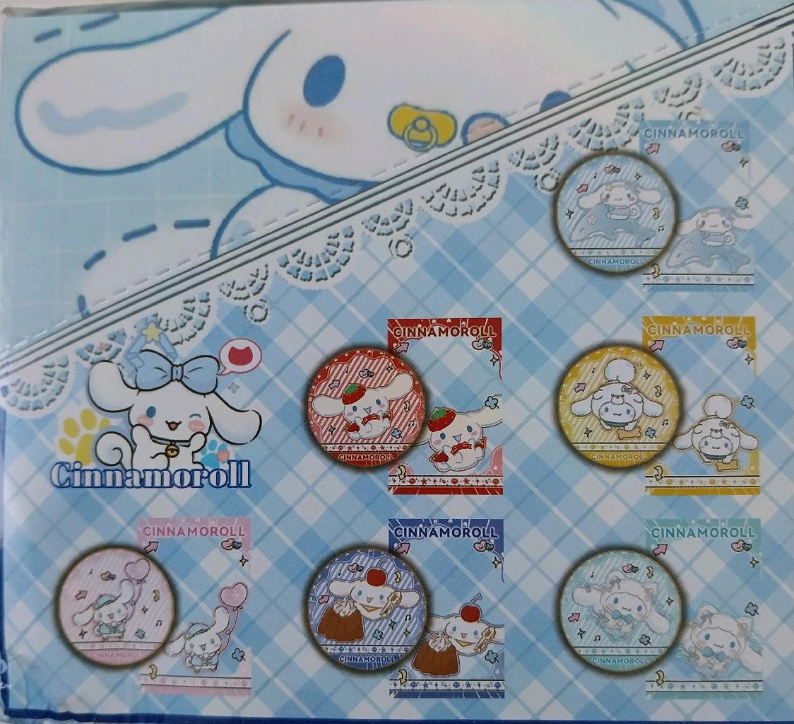 Sanrio Cinnamoroll 75mm Silver Glitter Badges Blind Pack (With 1 Transparent Card And Protective Cover)
